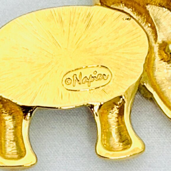 Vintage Napier Elephant Pendant Gold Tone Long Chain Signed - Picture 8 of 9